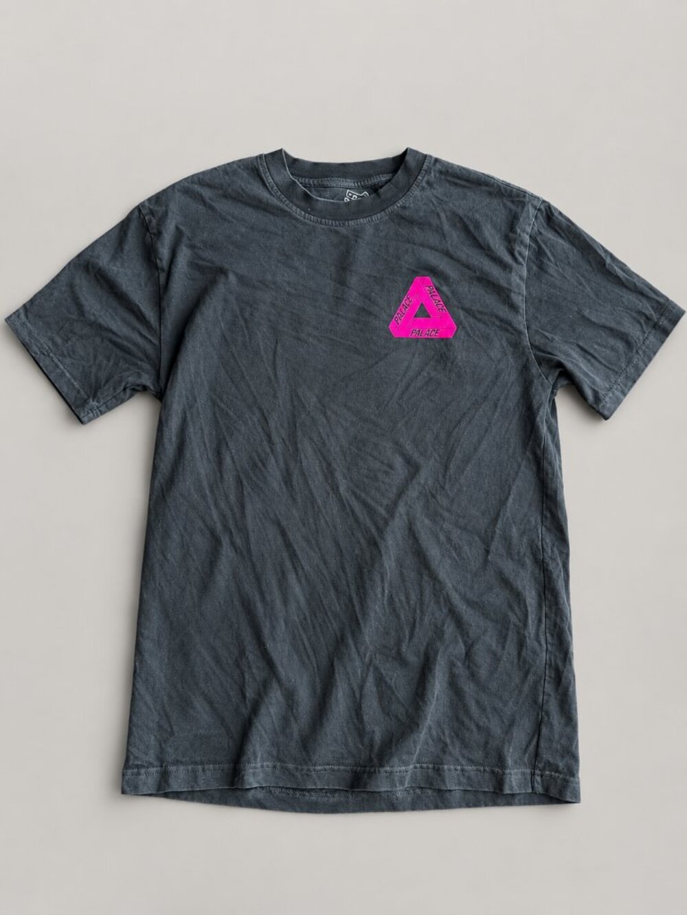 Black Palace tee Size large